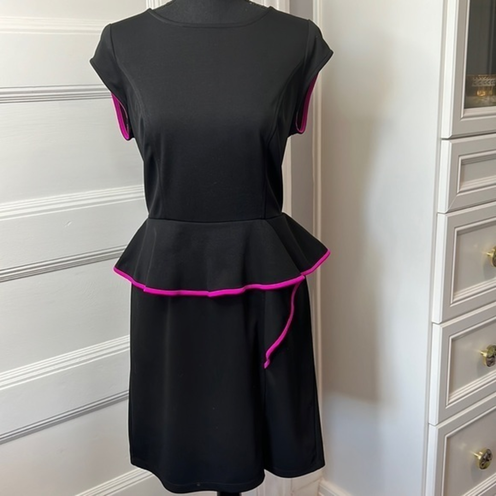 OLEG CASSINI WOMENS DRESS SIZE 8. NEW WITHOUT TAGS